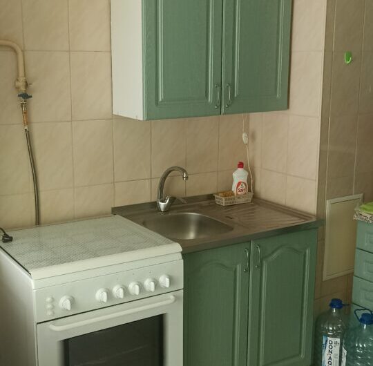 Продается 1-комнатная квартира с ремонтом, Бажанова